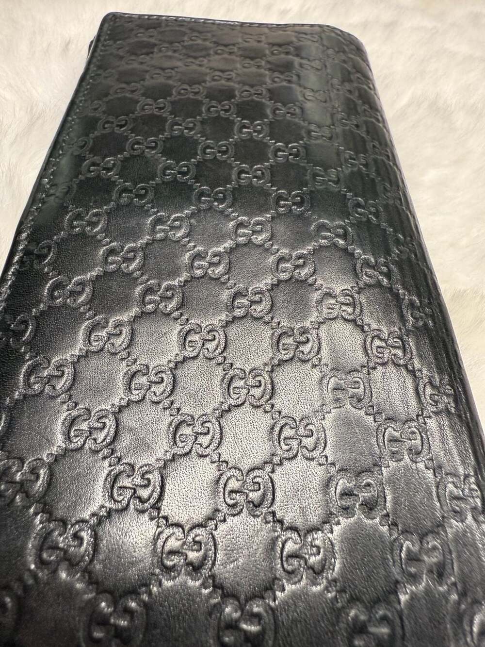 Authentic Gucci Microguccissima Leather Long Checkbook Bifold Wallet in Black